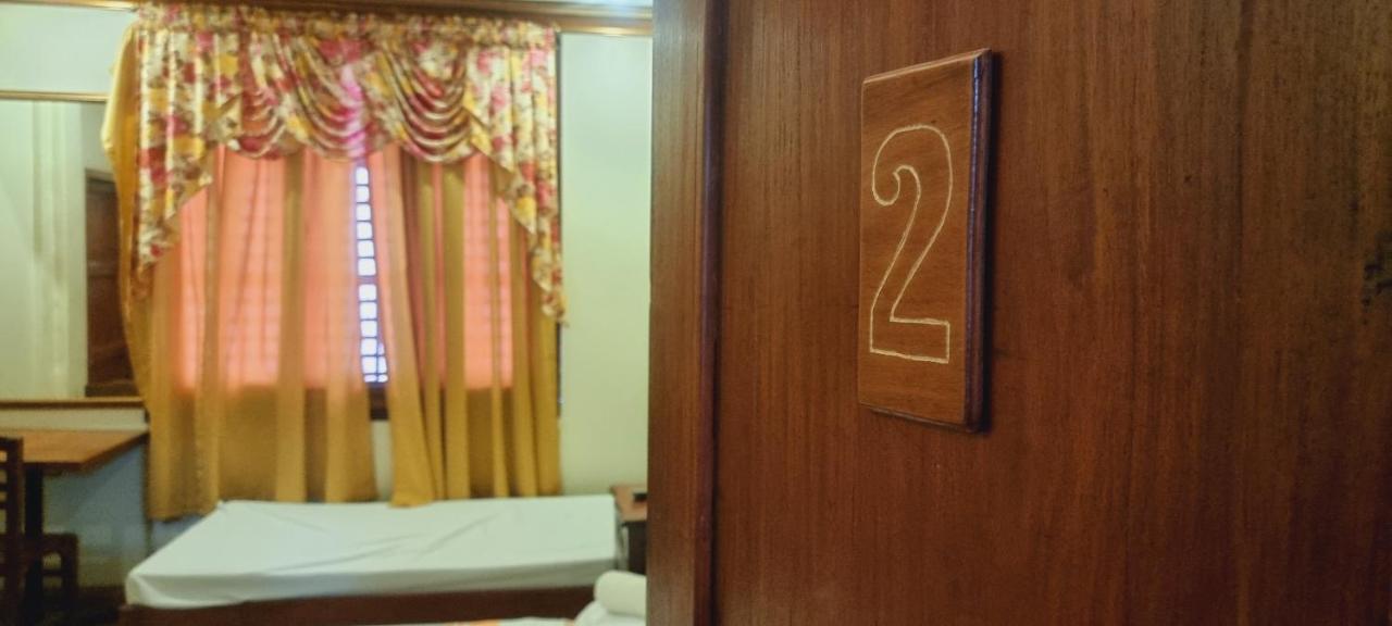 Casa Familya Hotell Batac Eksteriør bilde