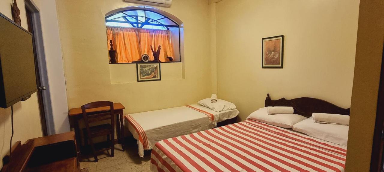 Casa Familya Hotell Batac Eksteriør bilde